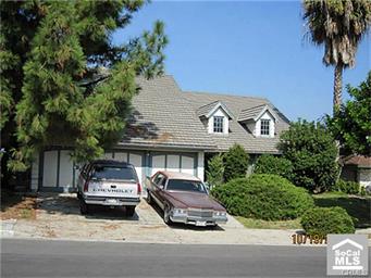 Exterior of the Wedgewood property before Reine helped find a buyer